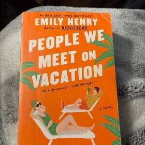 People We Meet on Vacation by Emily Henry (Paperback)